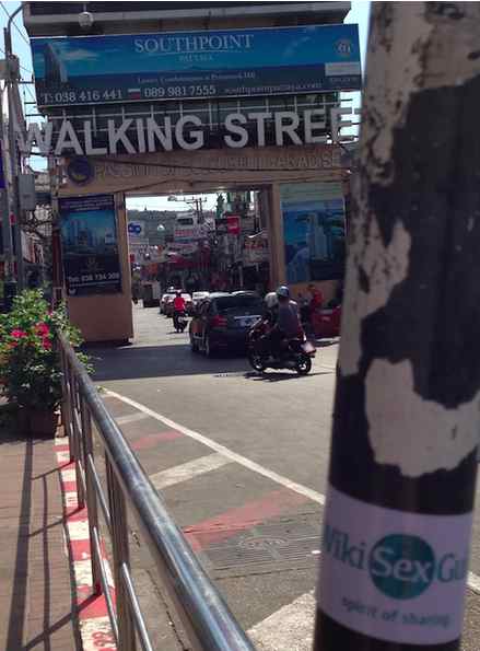Archivo:Pattaya Walking Street WikiSexGuide.jpg