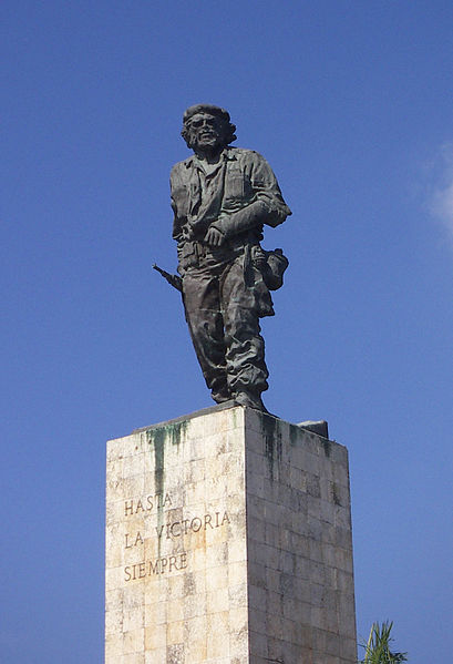 Archivo:Statue du Che à Santa Clara, Cuba.JPG