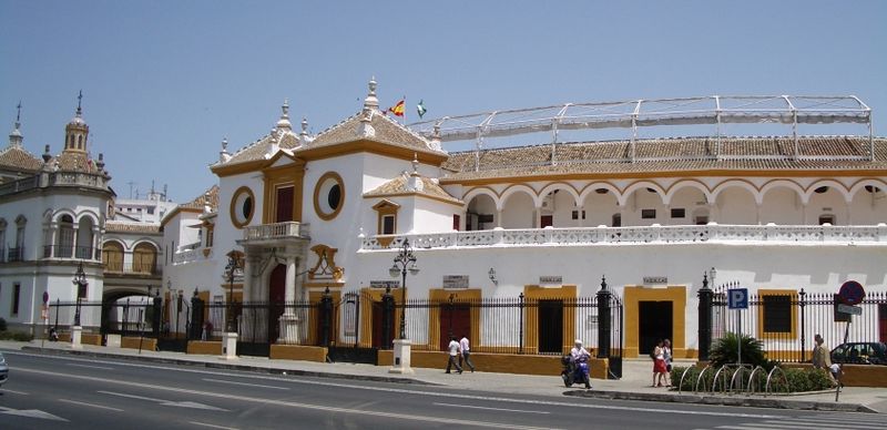 Archivo:Seville Bullfighting Arena.jpg